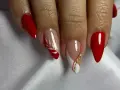 Rote Nägel mit Muster: So gelingen Ihnen trendige Designs!