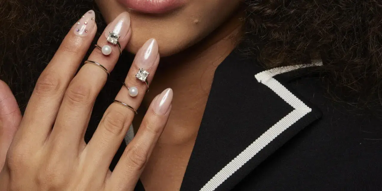 Rosa Chrom Nägel: Ihr Guide zum Trend-Look & makellosem Glanz