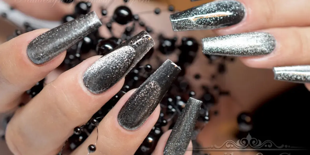 Schwarze French Nägel Glitzer: Ihr Guide für den glamourösen DIY-Look