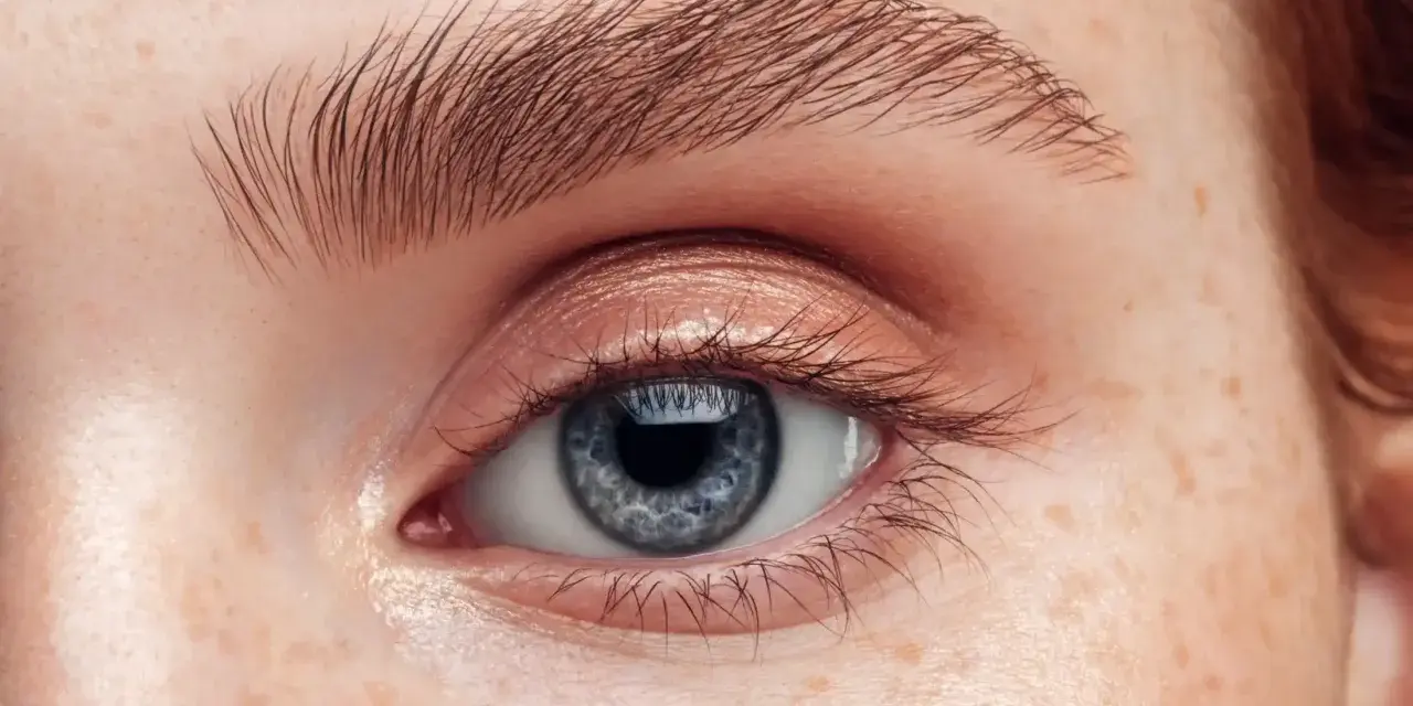 Permanent Make-up Augenbrauen: Kosten, Methoden & Ihr Weg zum Traum-Look