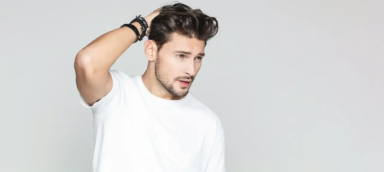 Lange Männerhaare: Trends, Pflege & Styling-Tipps für deine Mähne