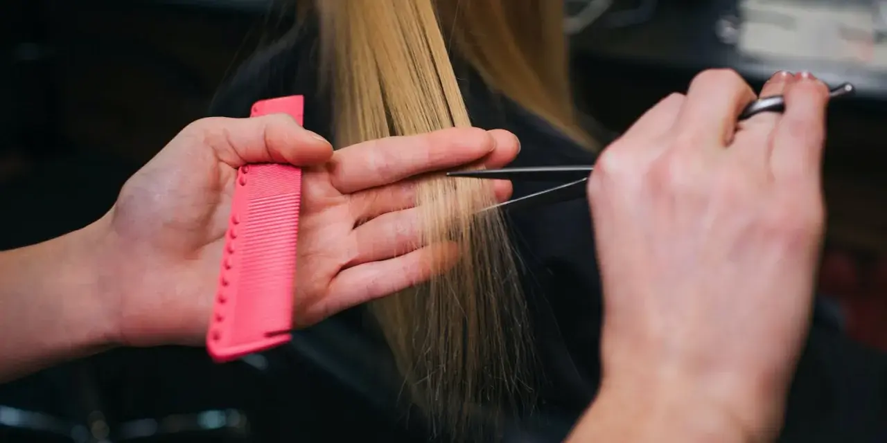 Feines Haar: Mittellange Schnitte & Styling-Tipps für sofortiges Volumen