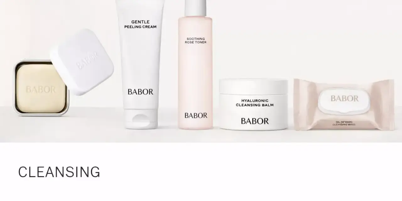 Babor Kosmetikprodukte: Seife, Peeling-Creme, Toner, Reinigungsbalsam und Tücher.