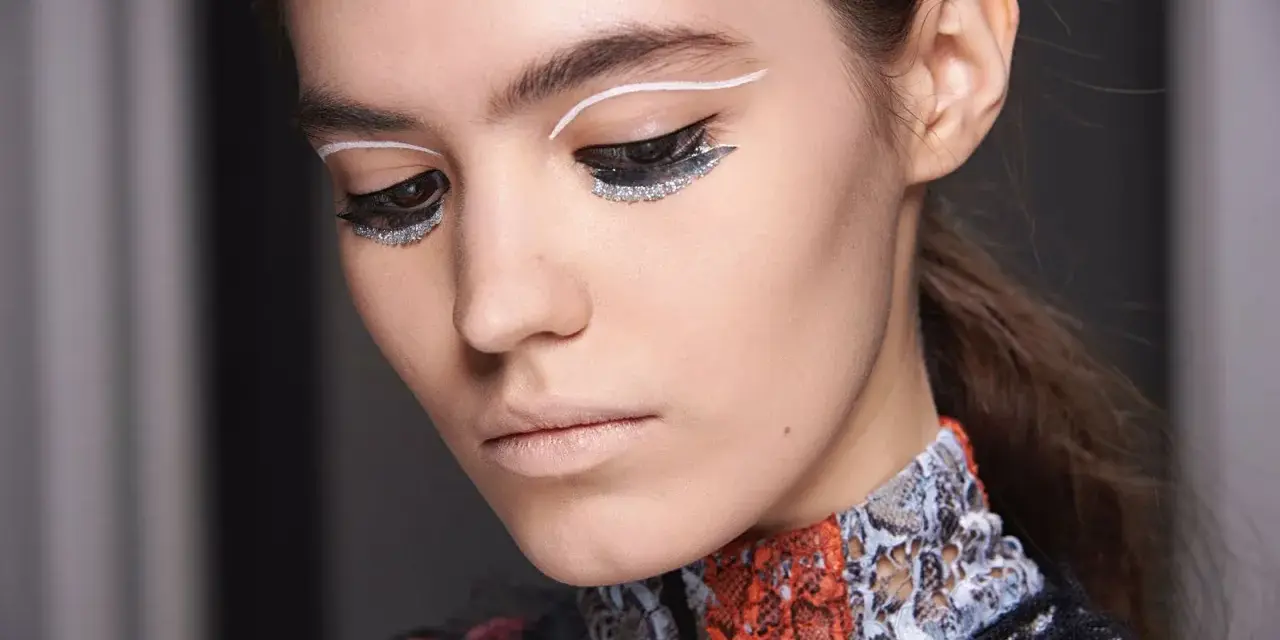 Make-up Looks meistern: Trends, Tipps & Anleitungen für jeden Anlass