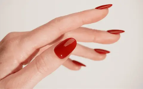 Nägel mit Gel verlängern: DIY-Anleitung für perfekte Ergebnisse