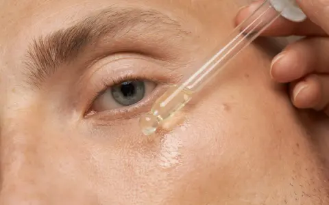 Trockene Gesichtshaut: Ursachen, Wirkstoffe & die perfekte Routine