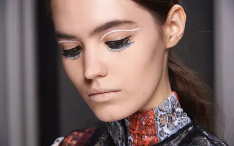 Make-up Looks meistern: Trends, Tipps & Anleitungen für jeden Anlass