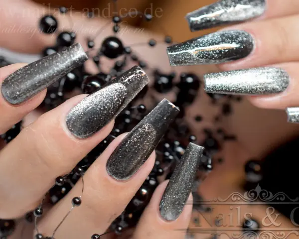 Schwarze French Nägel Glitzer: Ihr Guide für den glamourösen DIY-Look