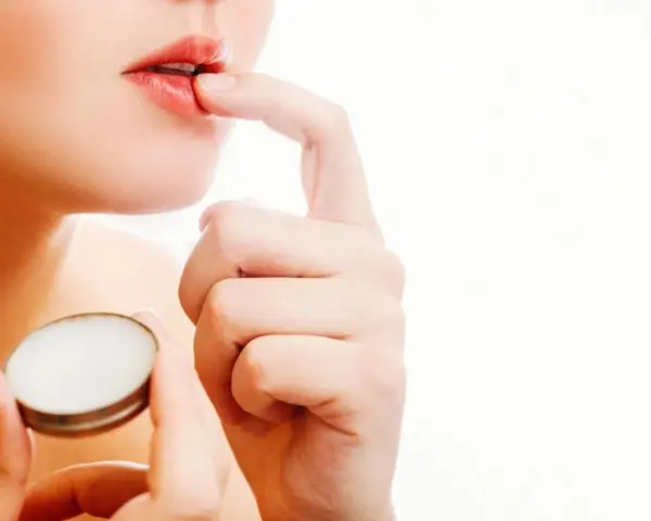 Permanent Make-up Lippen Heilung: Tag für Tag & Pflege-Guide