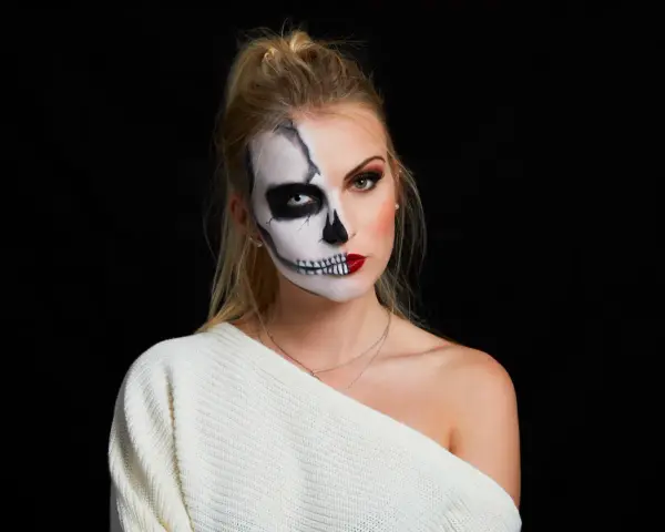 Unvergessliches Halloween Make-up: Trends, Anleitungen & Produkte