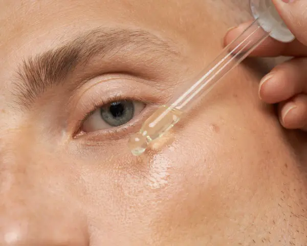Trockene Gesichtshaut: Ursachen, Wirkstoffe & die perfekte Routine
