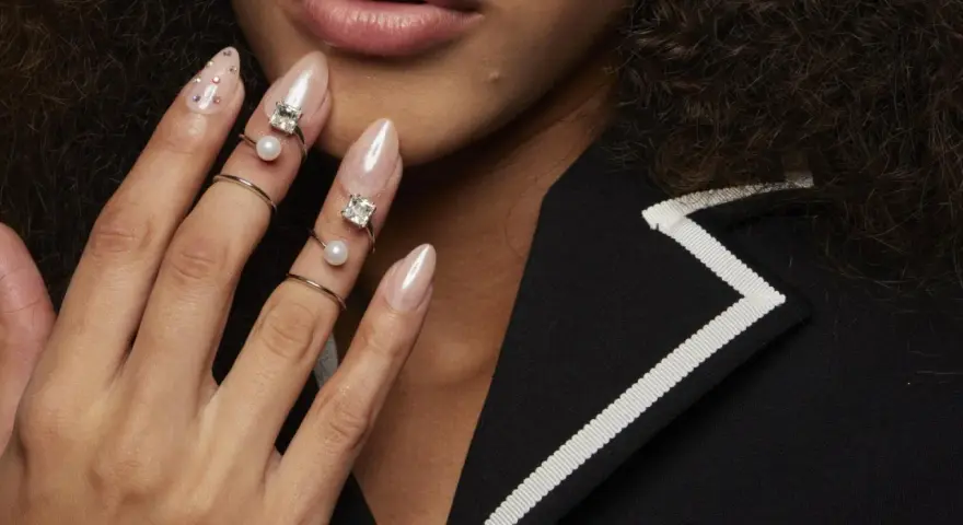 Rosa Chrom Nägel: Ihr Guide zum Trend-Look & makellosem Glanz