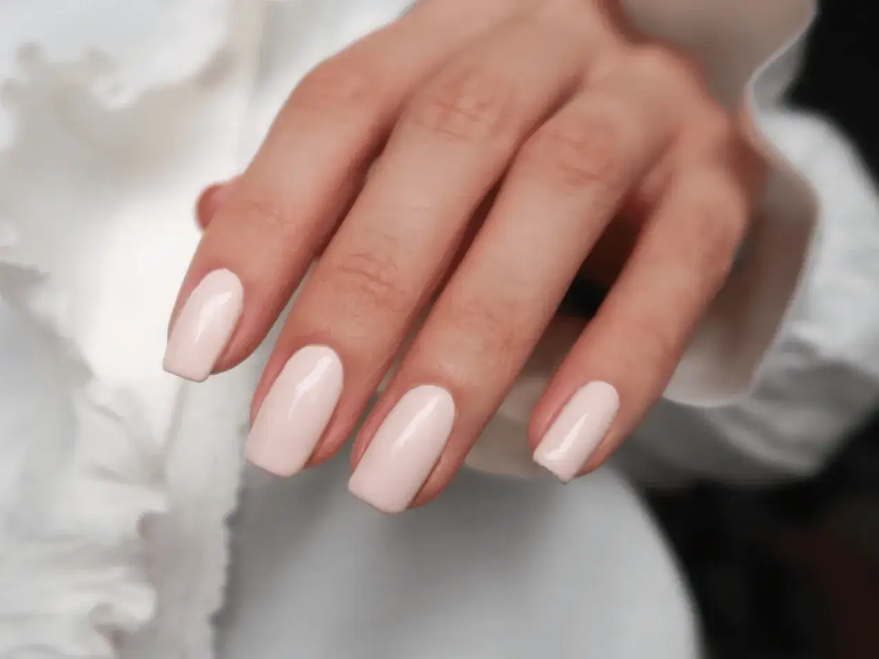 Pink-weiße Hochzeitsnägel