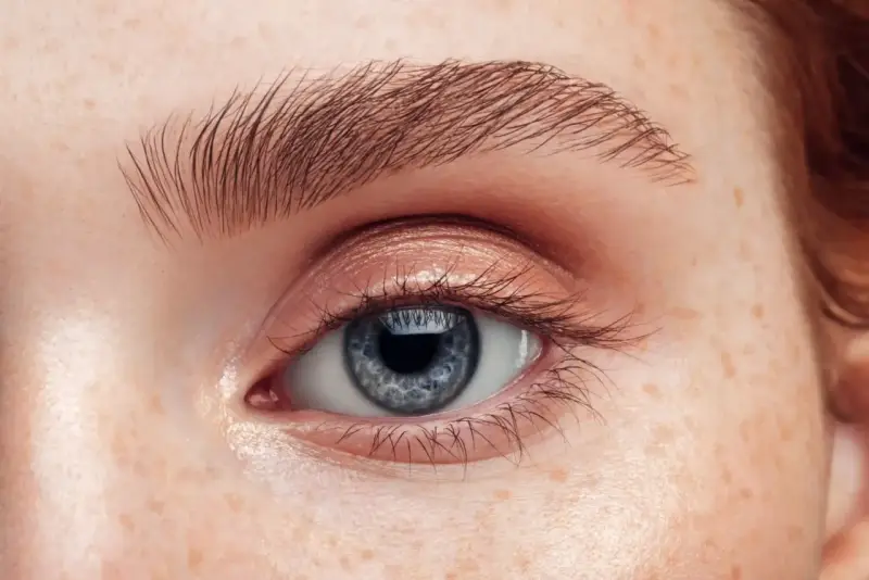Permanent Make-up Augenbrauen: Kosten, Methoden & Ihr Weg zum Traum-Look